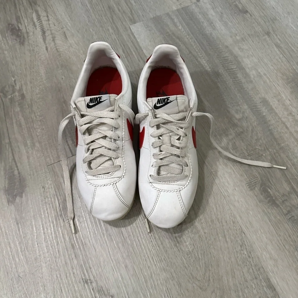 Nike Cortez women’sSz 8 classic nike - Picture 2 of 4